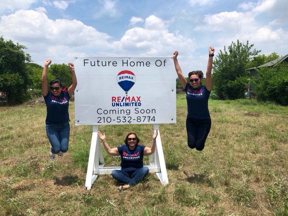 Sara Briseño Gerrish RE/ MAX Real Estate