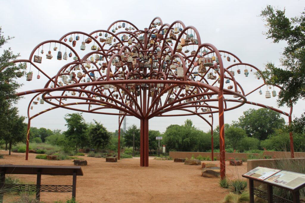 Arbol de la Vida: Memorias Y Voces de la Tierra