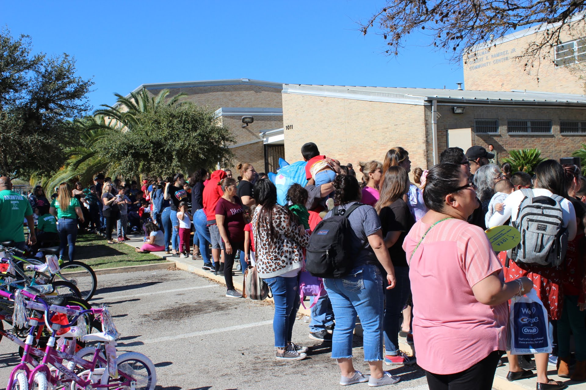 Southside Business Owner Fernando Mora Hosts 6th Annual Toy Giveaway