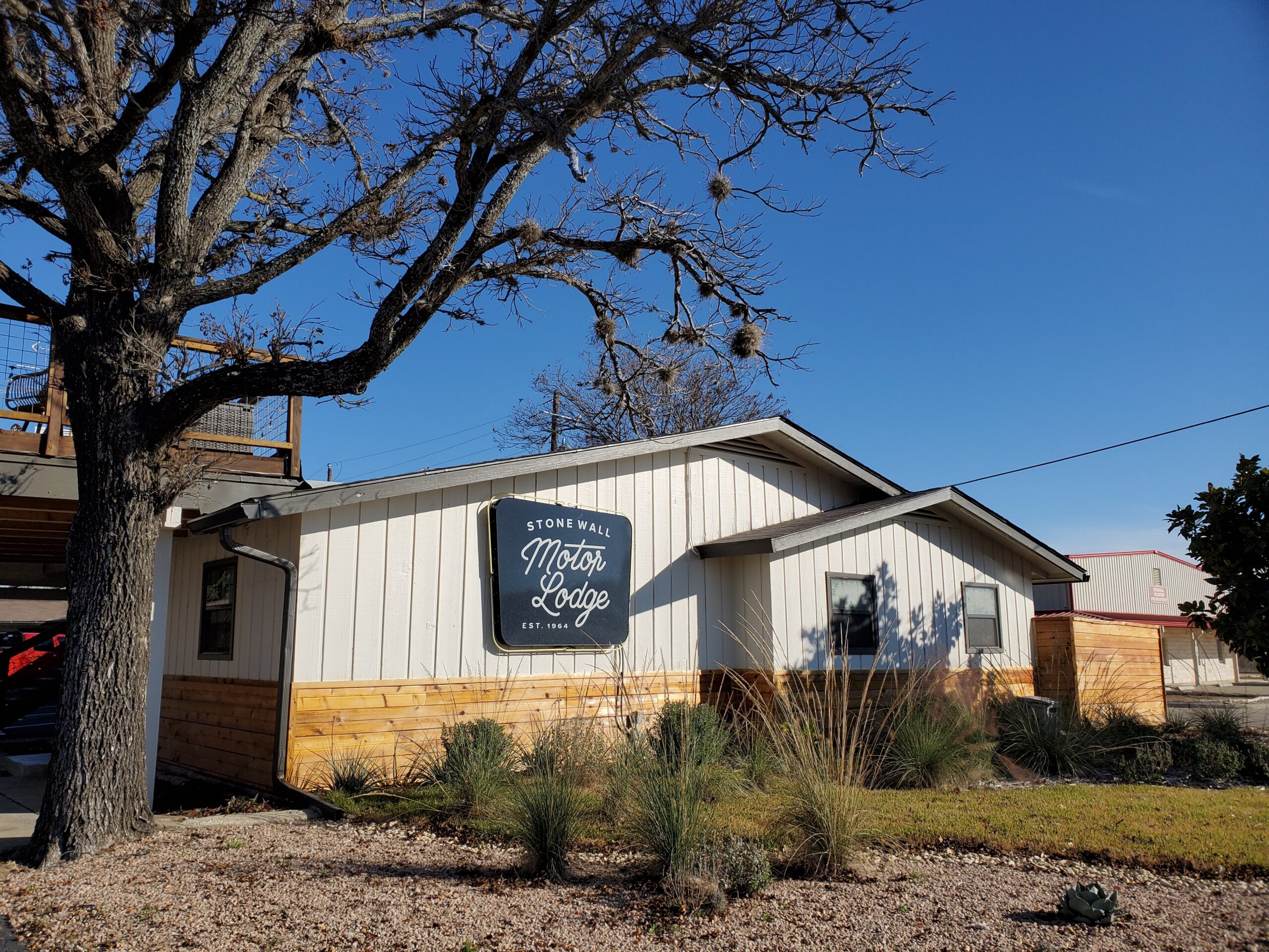 Stonewall Motor Lodge - Live From The Southside