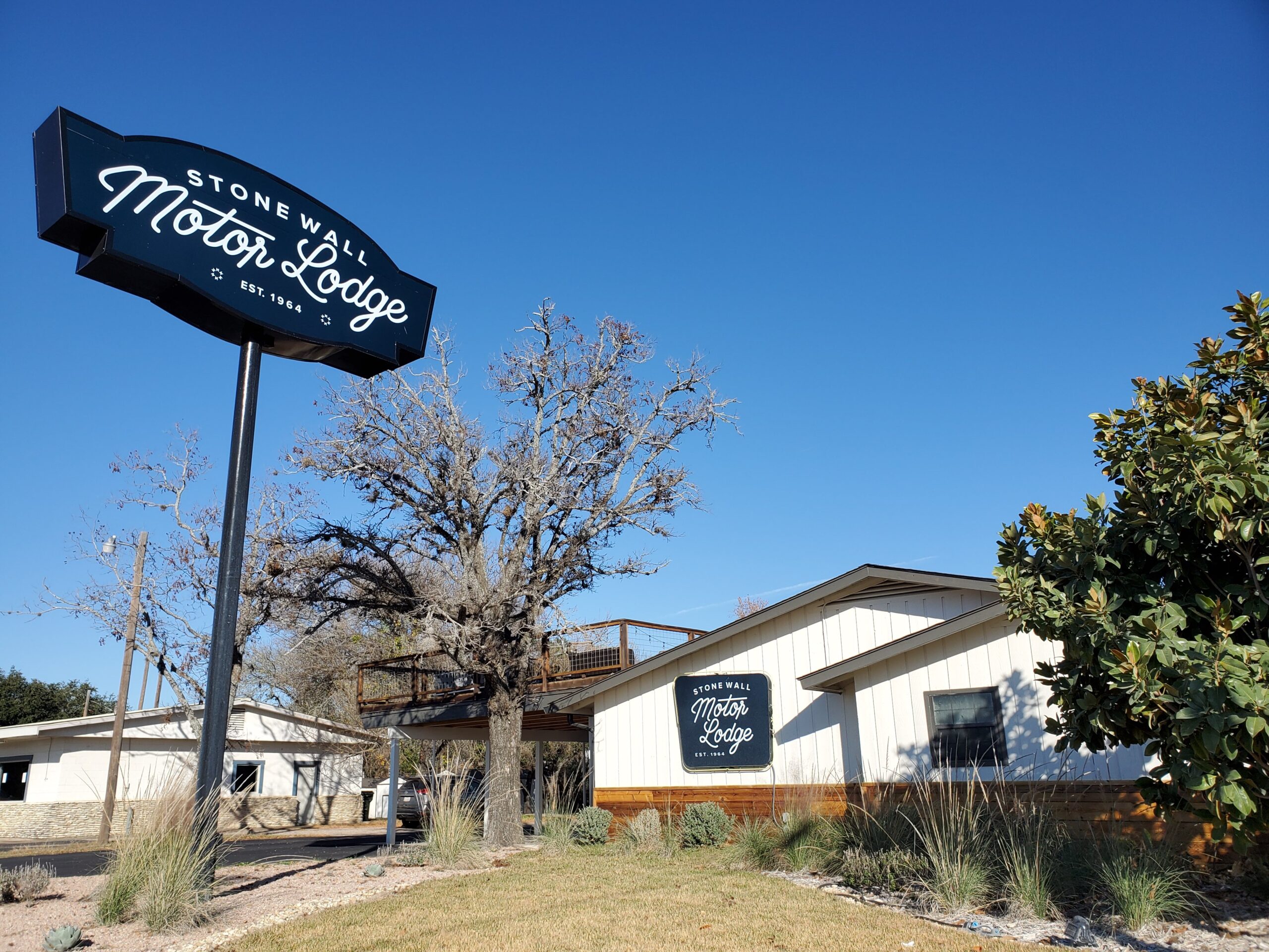 Stonewall Motor Lodge on the Texas Wine Trail