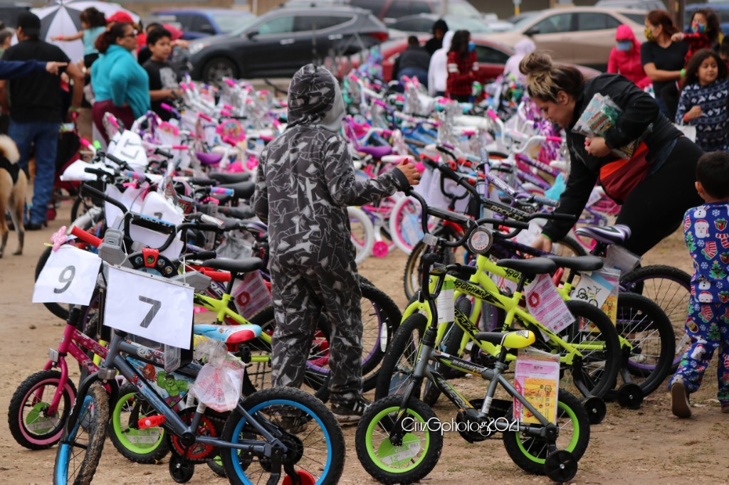 Southside Toy & Bike Event Gives Over 1,000 Toys to Kids