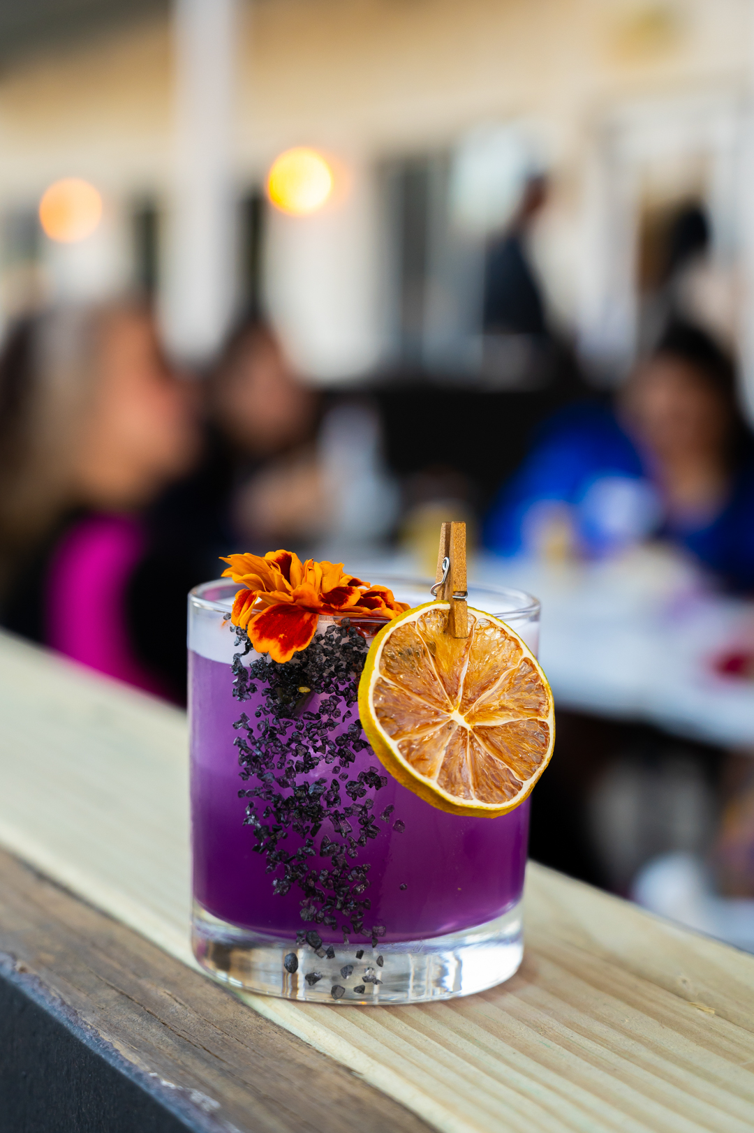 Diez Flores Come to Southtown San Antonio