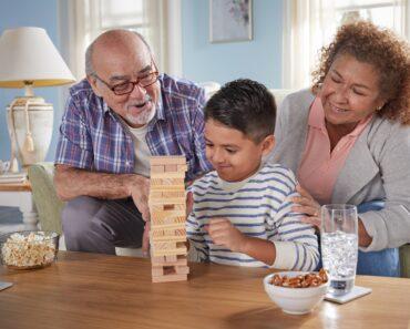 Alegría, Conexión y Cuidado: Guía Esencial para la Familia Durante las Fiestas de Navidad