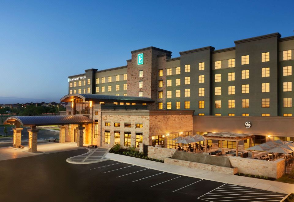 Embassy Suites by Hilton San Antonio Brooks Hotel & Spa